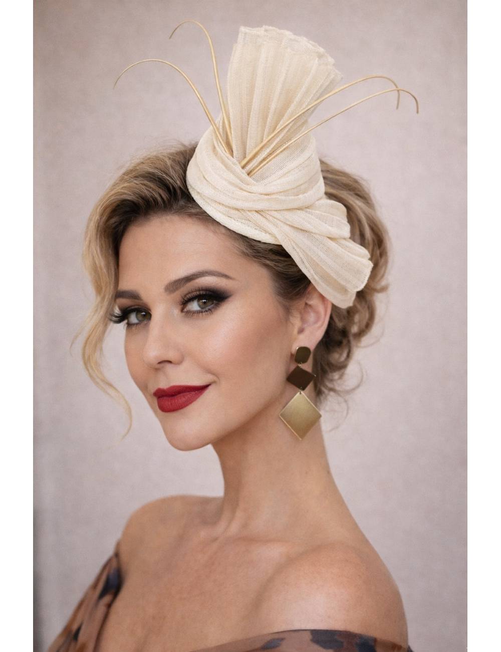 TOCADO PLUMA Y COLLAR 645