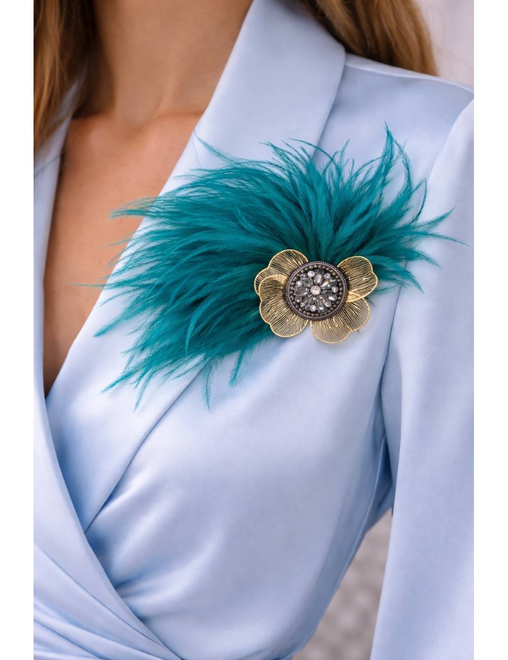 BROCHE PLUMA Y COLLAR FLOWER