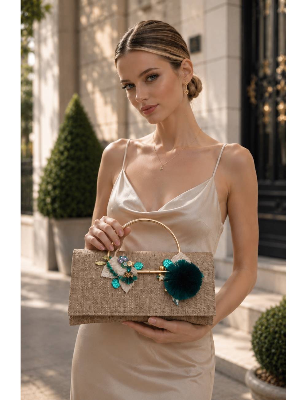 BOLSO PLUMA Y COLLAR 888