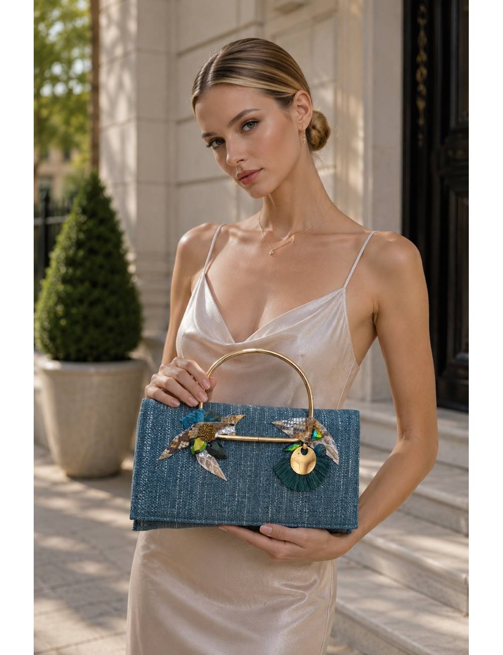 BOLSO PLUMA Y COLLAR 011